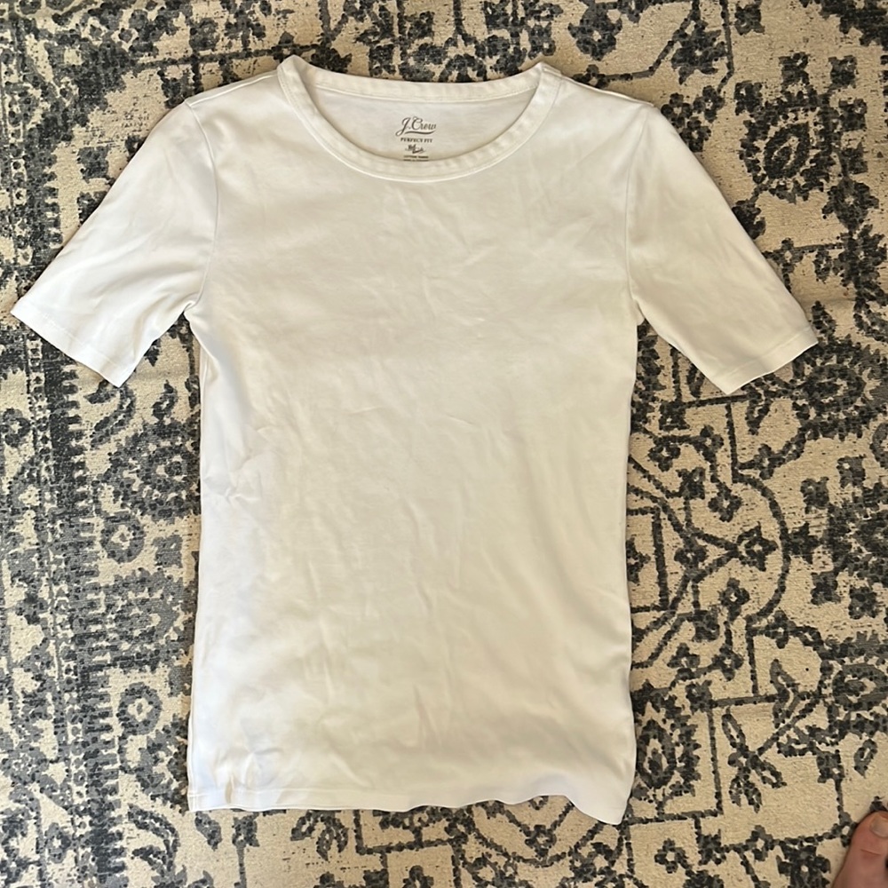 White fitted tshirt